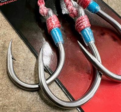 Assist hooks waves 980Lbs 13/0 FINI -60%